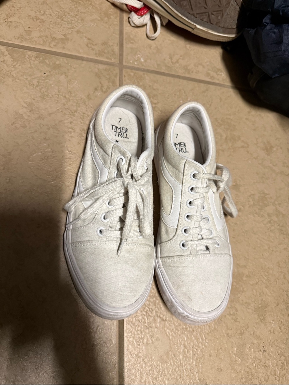 TIME & TRU White Canvas Lace-Up Sneakers